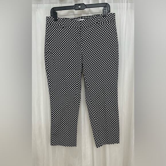 New York & Co Stretch Ankle Length Pant mid size zipper front and back pockets - Picture 1 of 6